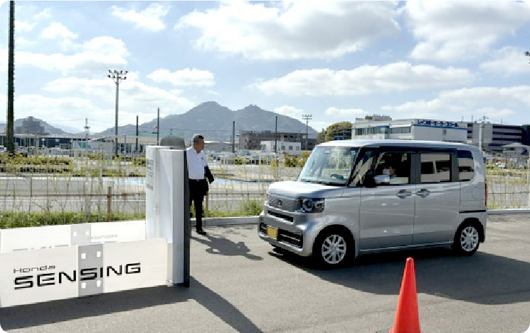 安全運転サポート車